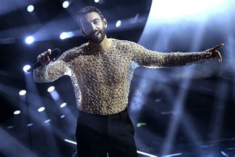 Chi veste Marco Mengoni a Sanremo 2024: marca e prezzi.